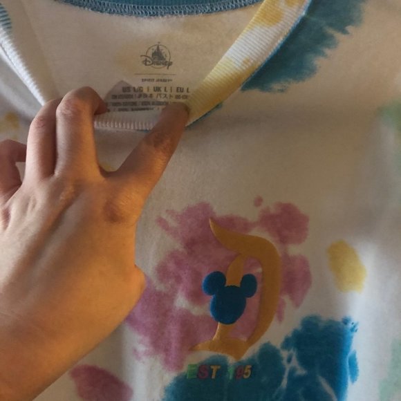 NWT Disneyland Retro Tie Dye Women's Spirit Jersey Adult Size Large New Rainbow - Picture 4 of 6